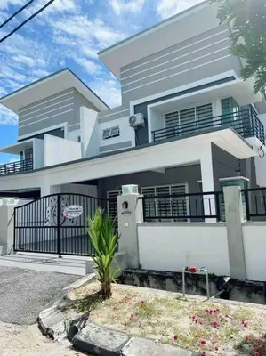a white house with a black fence at Sweet HOME FOR BIG Family\uff5c11pax+FREE WIFI in Sitiawan