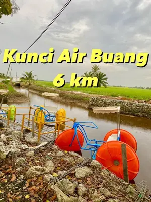a group of boats in a body of water at AISY HOMESTAY - Rumah 2 atau 3 in Kampong Tanjong Karang