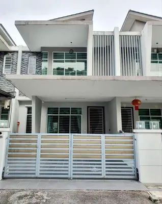 a white house with a fence in front of it at MODERN STYLISH 2STOREY HOUSE 8PAX@ALMA NEAR JUSCO in Bukit Mertajam