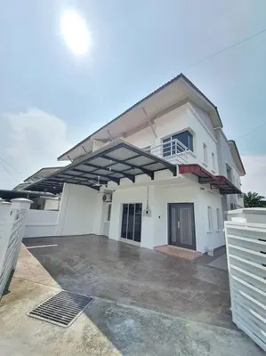 a white house with a parking lot in front of it at JOVIAL COZY&STYLISH 2STORYHOUSE 4ROOM@BMJURU in Bukit Mertajam