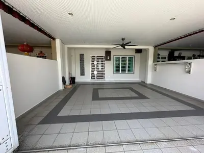 an empty living room with a ceiling fan at Claire Home Stay in Ipoh