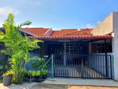a house with a gate in front of it at LH Alisha Homestay Bandar Utama Gua Musang in Gua Musang