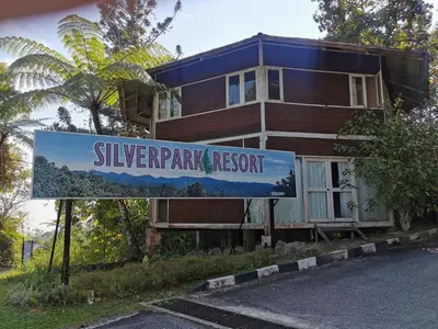 a sign for a silver park resort in front of a house at Little England B8-3 in Bukit Fraser
