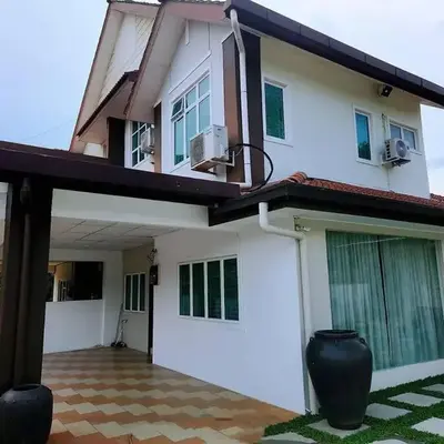 Tambun lost world luxury villa 5BR/20 pax/mahjong/karaok/bbq/garden events