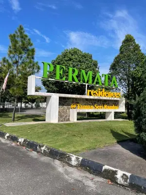 a sign for a pendarama hospital on the side of a street at D' Permata Homestay Kulim in Kulim