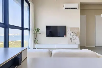Gallery image of Bathtub with Seaview, 8pax, Urban Suites - 5km to Komtar in George Town