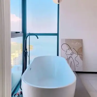 Bathtub with Seaview