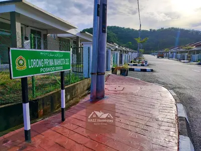 a street sign on the side of a road at HAZZ Homestay Kulim in Kulim