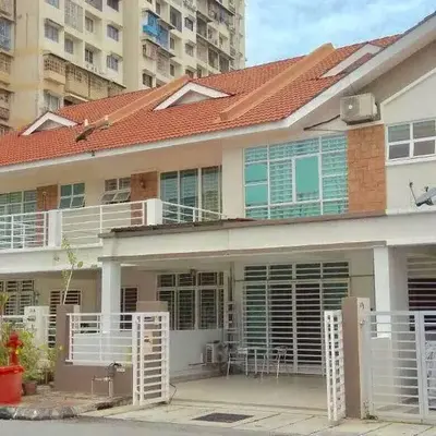 38 Georgetown 3 Storey Terrace local food 5rooms 16pax