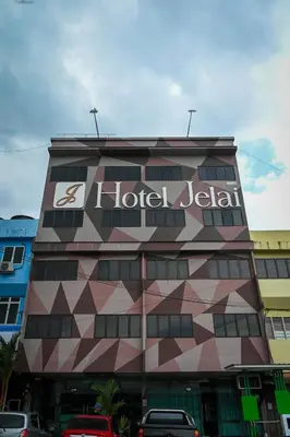 a hotel jalapa sign on the side of a building at Hotel Jelai @ Raub, Pahang in Raub