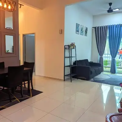 IZZ Homestay MUSLiiM