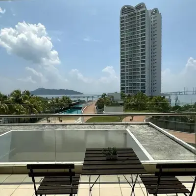 Southbay Seaview Condo A10 10minQueensbay 10minSpice