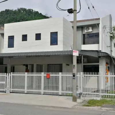 Check-Inn Guesthouse