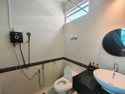 Gallery image of Barnett Georgetown Near Island Hospital Room 3 in George Town