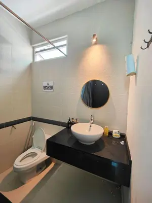 Gallery image of Barnett Georgetown Near Island Hospital Room 3 in George Town
