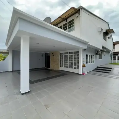 Landed House Gelugor 5BR 3B-20pax by 3C