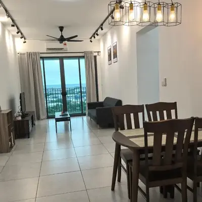 Bahagia Family House in Meritus