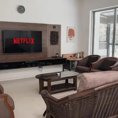 Big Terrace House for 14 Guests with Free WiFi and Netflix near Taiping Lake Garden Zoo