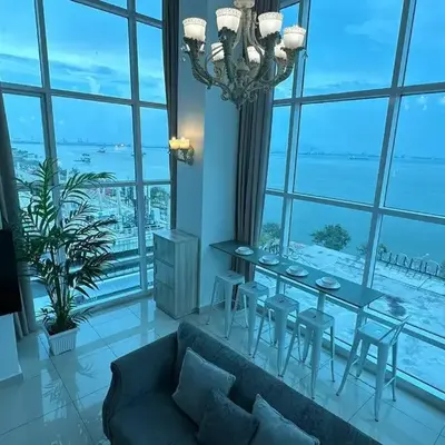 Seaview Seafront Duplex in Town with WiFi & Full Kitchen 66