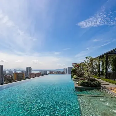 Seaview 2BR Infinity Pool & EasyAccess to Town 191