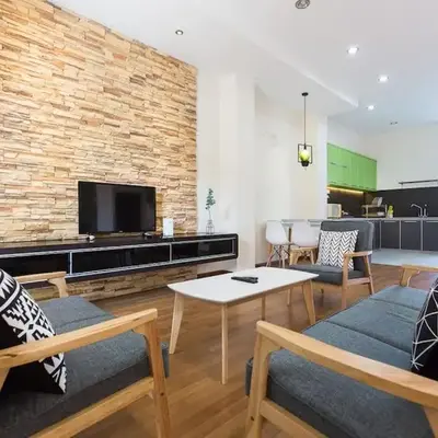 Landed 3BR Home Near Beach