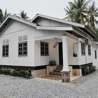 Anggerik Homestay suasana kampung