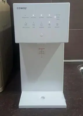 a white box sitting on top of a counter at \u5bb6\u5bb6\u6c11\u5bbf in Nibung Tebal