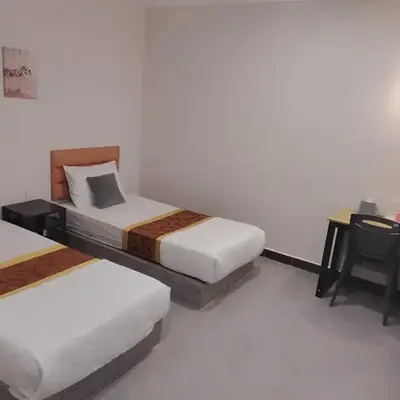 CMN Hotel & Homestay