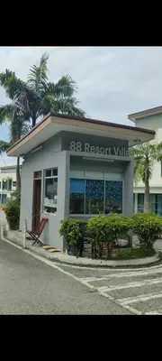 a resort building with a bench in front of it at Pangkor Shu Yuan \u90a6\u54af\u5c9b\u5885\u82d1\u6d77\u6ee9\u522b\u5885 in Pangkor