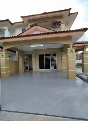 a small house with a large parking lot at Homestay Tasnim Bertam 5 Rooms Corner lot in Kepala Batas
