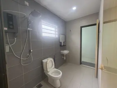 a bathroom with a toilet and a sink at \u4e07\u91cc\u671b Menglembu Bestari Homestay in Menglembu