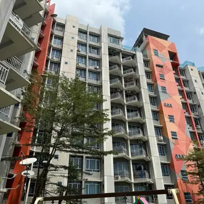 Bright Apartment in Klebang