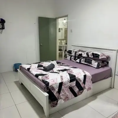 AYAAN BLOSSOM BUDGET HOMESTAY FREE WiFi and Netflix