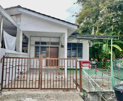 a house with a gate in front of a house at Cozy95#6pax#Netflix#SukunBukitMertajam in Bukit Mertajam