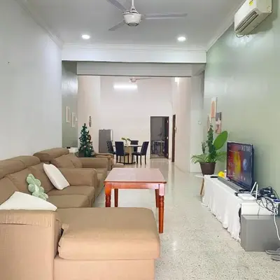 8 pax KakaHomestay Tmn Petani Jaya