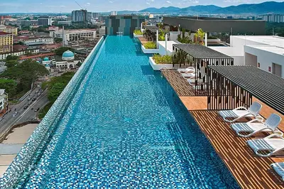 a large swimming pool on top of a building at The Horizon - Ipoh' Rachel in Ipoh