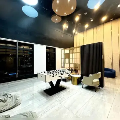 Modern 2BR Home 5 Queen Beds