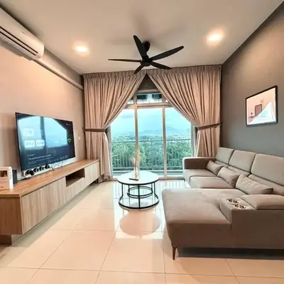 The Paloh Town Suites 4R2B with 2 carpark by IWH Suites