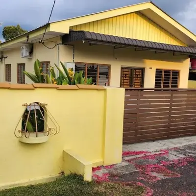 Vacation Ipoh Homestay for 12 Pax 4 Bedrooms for Delicious Food