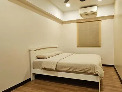 a white bedroom with a bed and a window at \u65e5\u5f0f10\u697c7\u53f7 Comfy Japanese Style Unblocked Paddy View in Sekincan