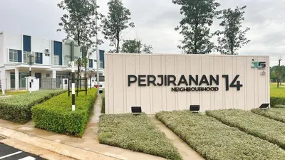 a building with the words pentham on it at A29 Ella Dato Onn 23 Max 10 People in Gua Sai