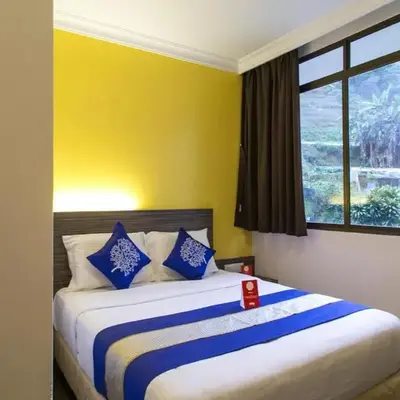 OYO 229 Parkland Hotel