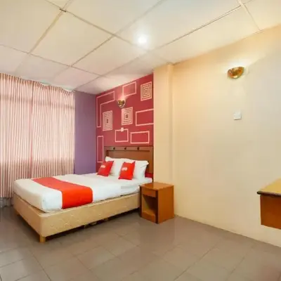 OYO 90929 DJ Hotel