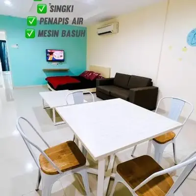Marina 2 HOMESTAY JETI LUMUT MANJUNG