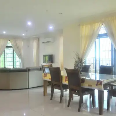 Kulim LakeView Homestay at Golf Resort