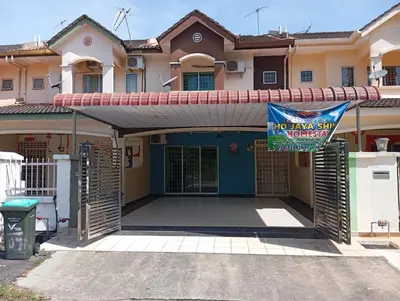 a house with a no entry sign in front of it at HD Jaya Shine Homestay in Sungai Petani