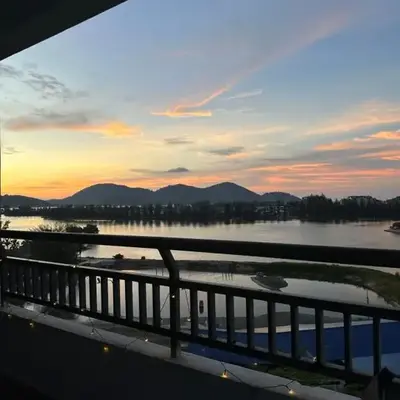 Homestay in Marina Heights with beach view