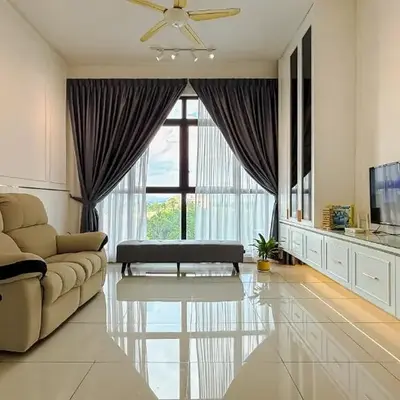 White Cozy Home for 6 Pax near IOI City Mall with Cuckoo Water & Free WiFi Netflix