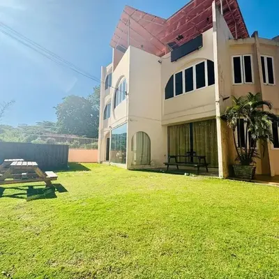 Family Fun Private Pool Villa with KTV
