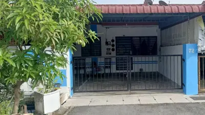 a gate in front of a building at Homestay Bajet IPOH in Ipoh